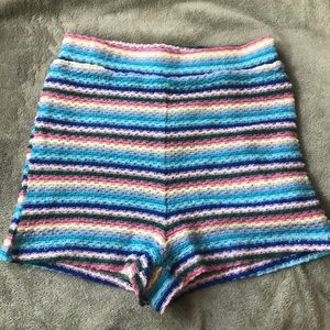 High waisted stripped shorts.